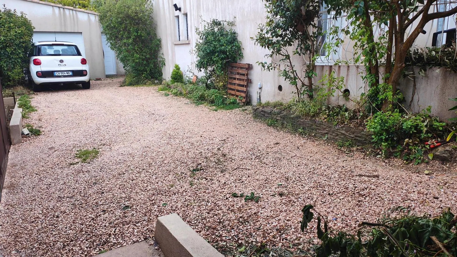 Homestay Pkg Securise Chambre Avec Salle D'Eau Privee, Cafe Ou The, Tv Micro-Ondes Jardin Et Table Sous Tilleul En Partage Apartment Six-Fours-les-Plages France