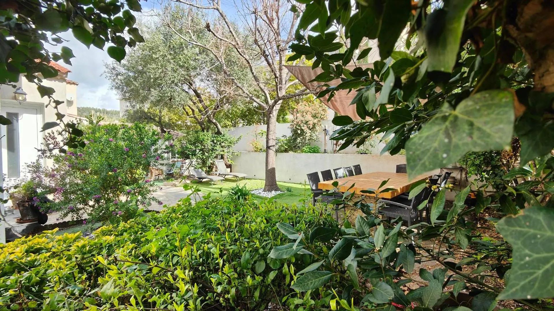 Pkg Securise Chambre Avec Salle D'Eau Privee, Cafe Ou The, Tv Micro-Ondes Jardin Et Table Sous Tilleul En Partage Apartment Six-Fours-les-Plages Homestay
